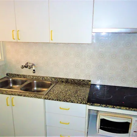 Apartmán Castillo De 4/6 Lek *